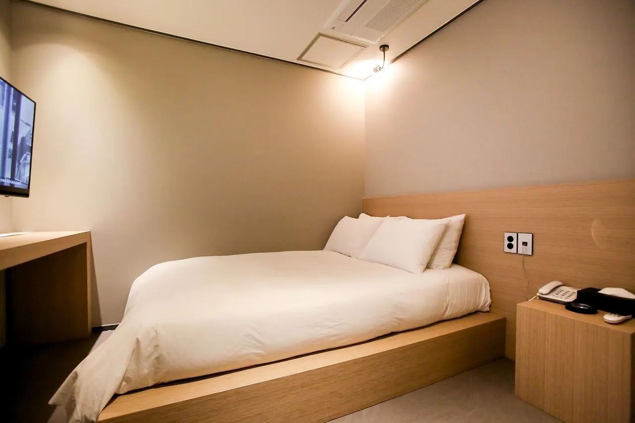 Happy Day Hotel ג'גו