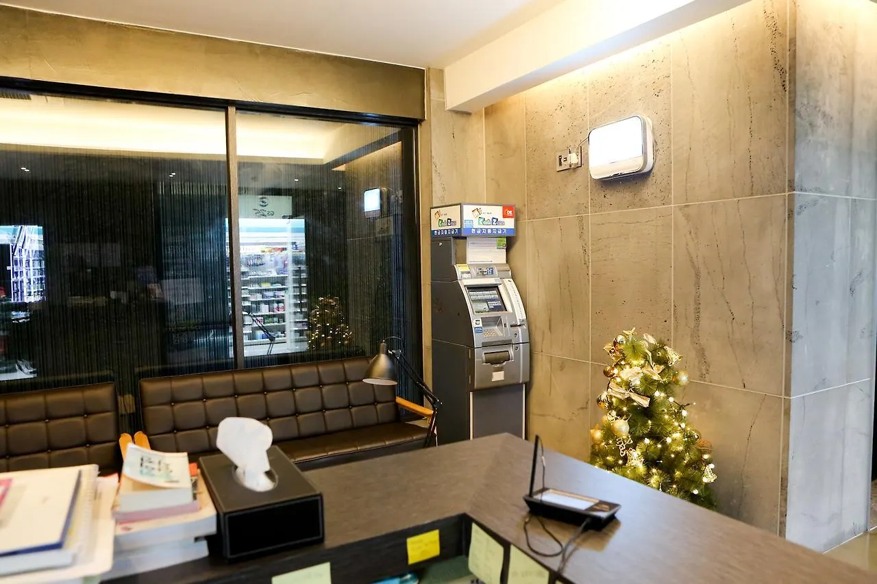 Happy Day Hotel ג'גו
