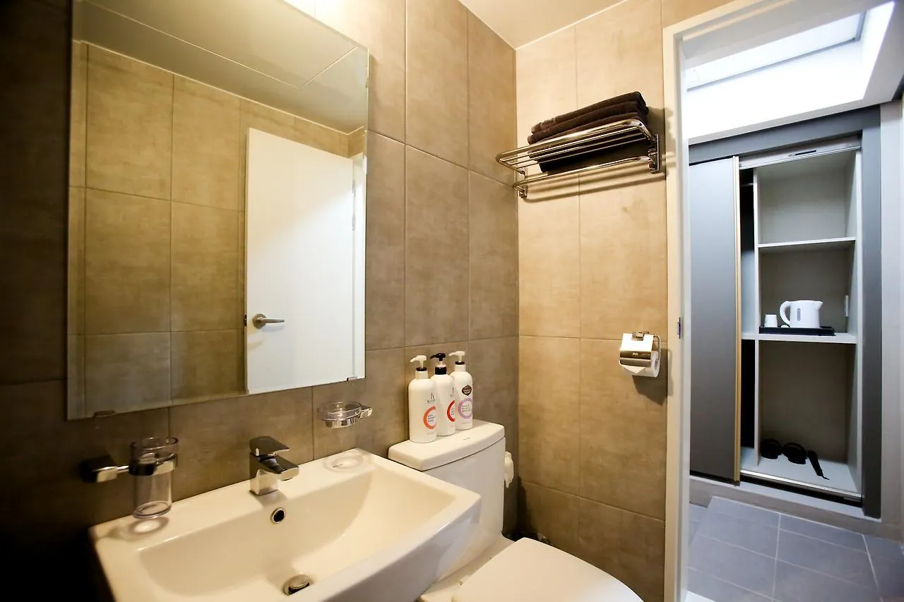 Happy Day Hotel ג'גו